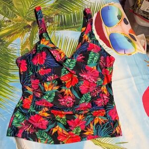 Tropical Floral Women's Bikini Top new without tags